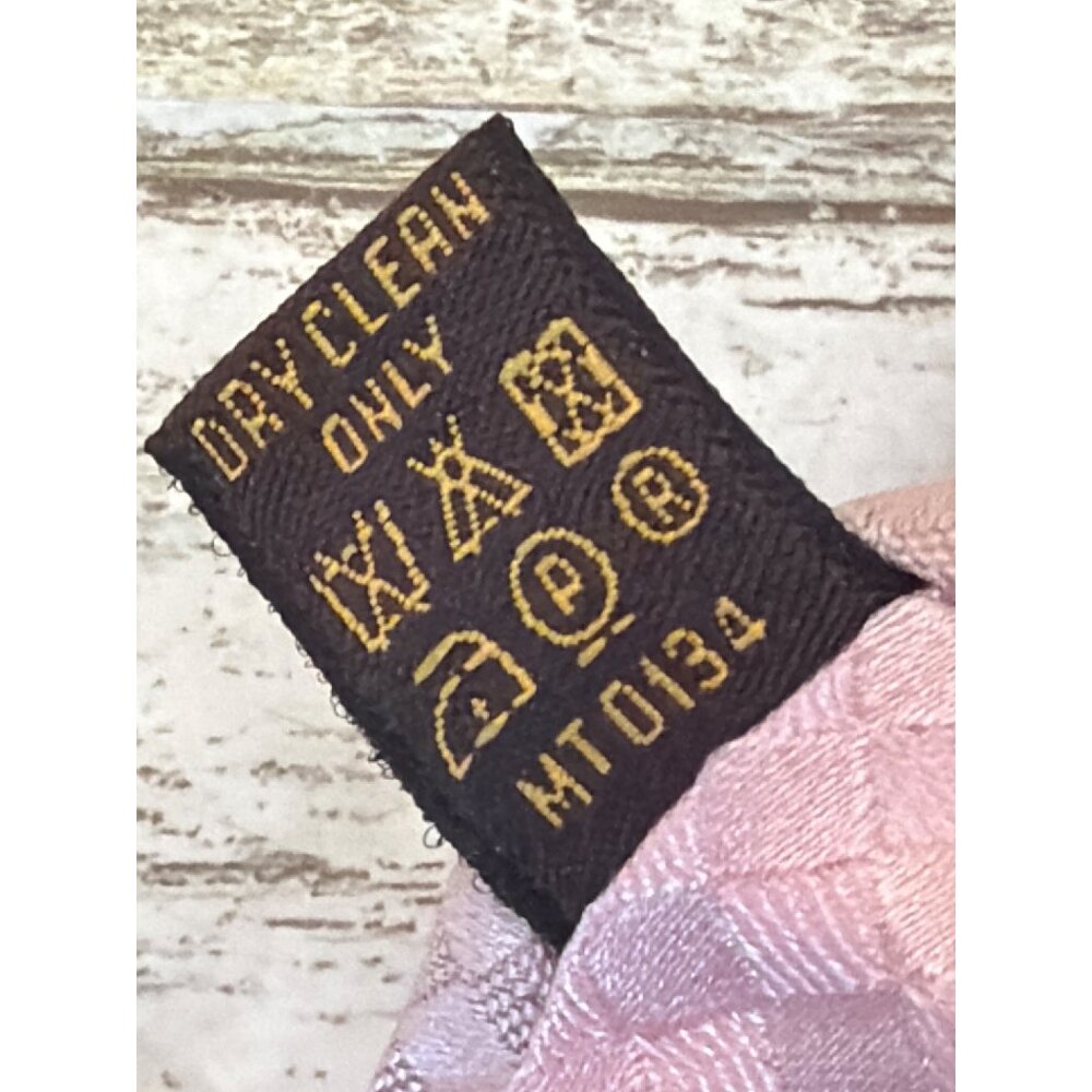 Louis Vuitton Damier 100% Silk Tie Pink LV Logo Silk Made Italy Used w/COA 59" - Picture 9 of 13